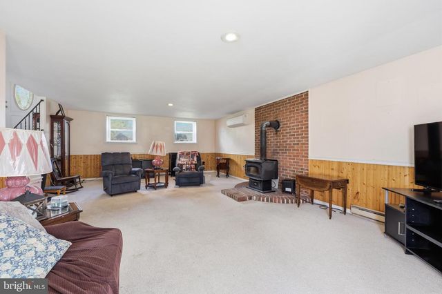 530 TUSCAWILLA DR, Charles Town, WV 25414
