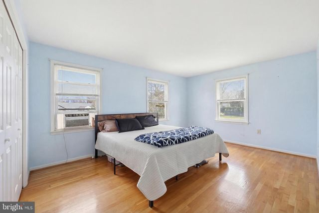 530 TUSCAWILLA DR, Charles Town, WV 25414