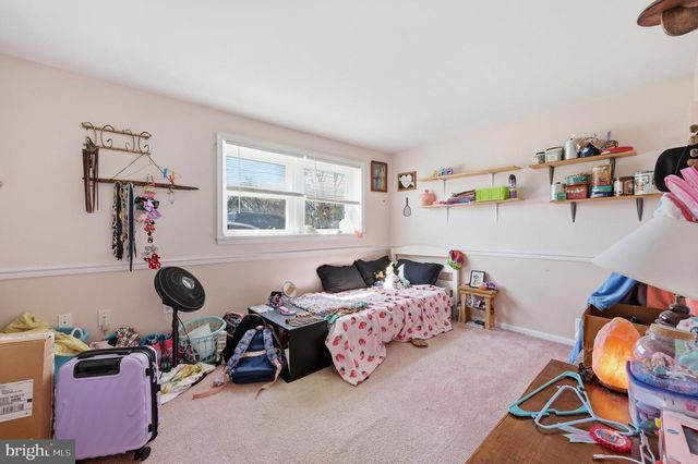 530 TUSCAWILLA DR, Charles Town, WV 25414