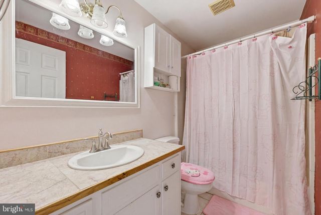 530 TUSCAWILLA DR, Charles Town, WV 25414