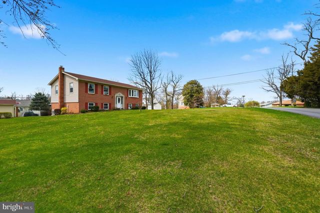 530 TUSCAWILLA DR, Charles Town, WV 25414