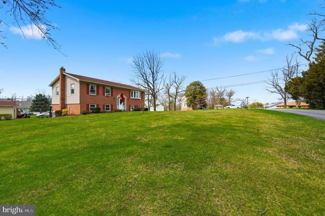 530 TUSCAWILLA DR, Charles Town, WV 25414