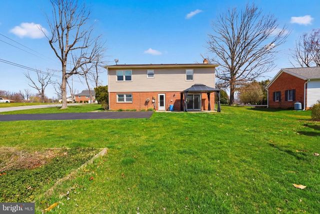 530 TUSCAWILLA DR, Charles Town, WV 25414