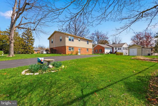 530 TUSCAWILLA DR, Charles Town, WV 25414