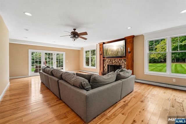 58 Powell Road, Allendale, NJ 07401