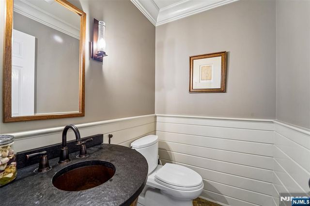58 Powell Road, Allendale, NJ 07401
