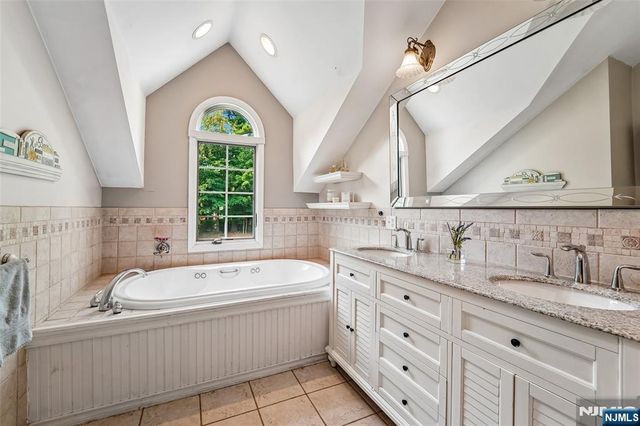 58 Powell Road, Allendale, NJ 07401