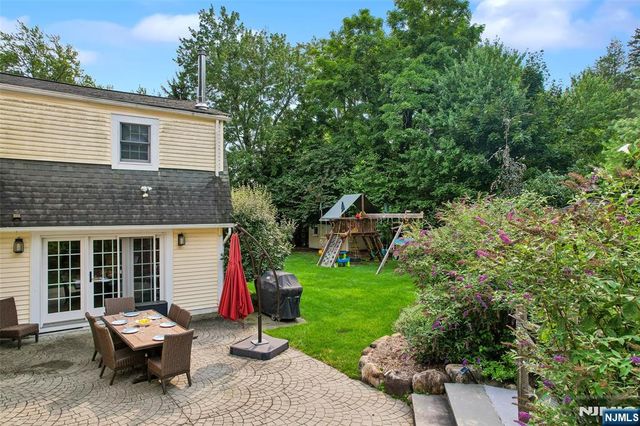 58 Powell Road, Allendale, NJ 07401