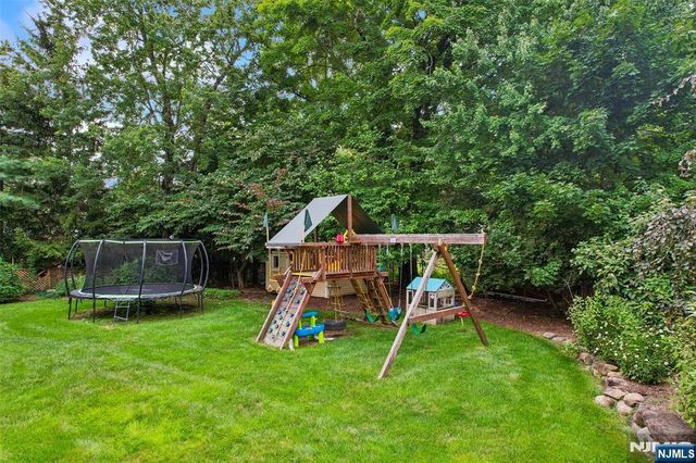 58 Powell Road, Allendale, NJ 07401