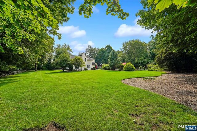 58 Powell Road, Allendale, NJ 07401