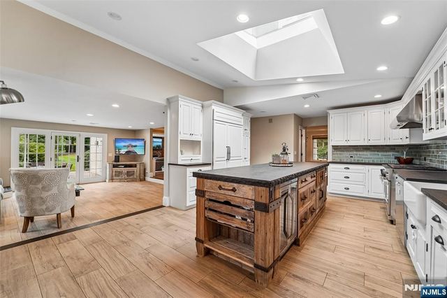 58 Powell Road, Allendale, NJ 07401