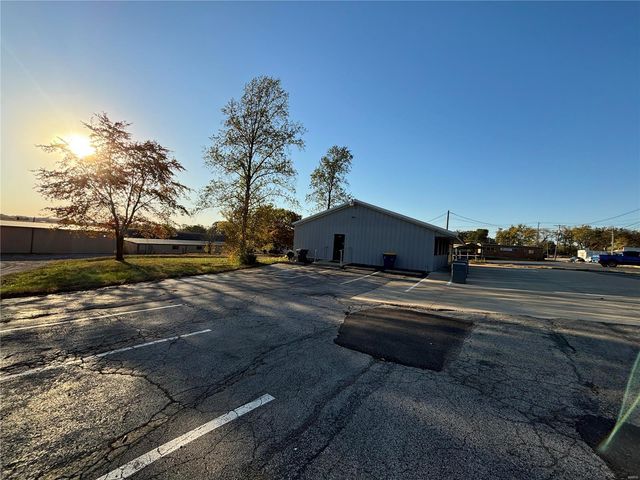 430 Kitchell Avenue, St Clair, MO 63077