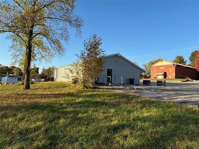 430 Kitchell Avenue, St Clair, MO 63077