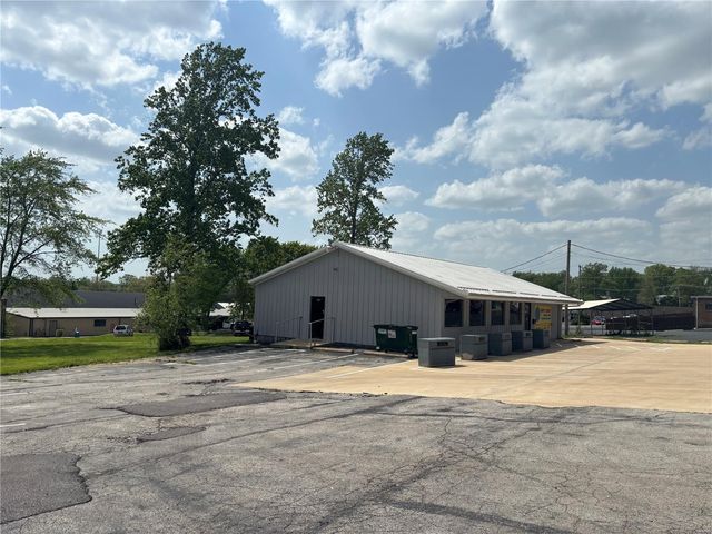 430 Kitchell Avenue, St Clair, MO 63077