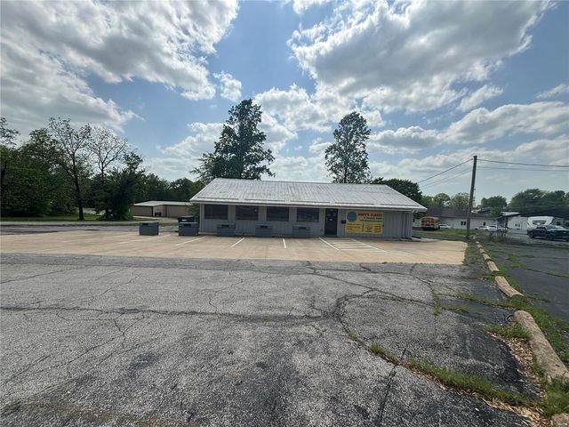 430 Kitchell Avenue, St Clair, MO 63077