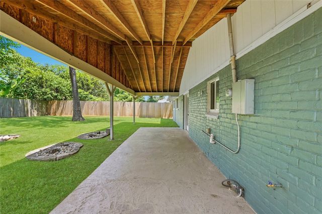 5111 Debeney Drive, Houston, TX 77039