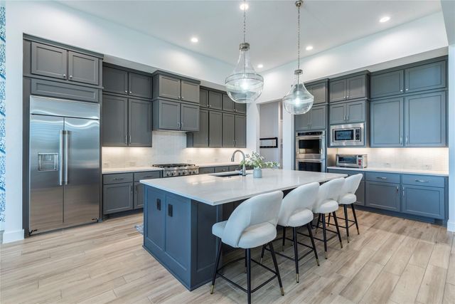 108 Gaucho WAY, Dripping Springs, TX 78620