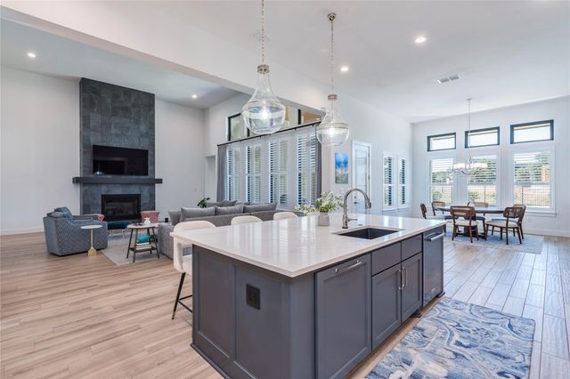 108 Gaucho WAY, Dripping Springs, TX 78620