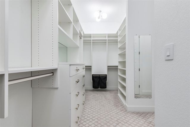 108 Gaucho WAY, Dripping Springs, TX 78620