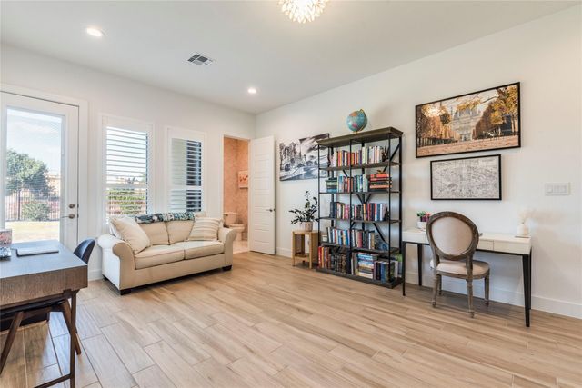 108 Gaucho WAY, Dripping Springs, TX 78620