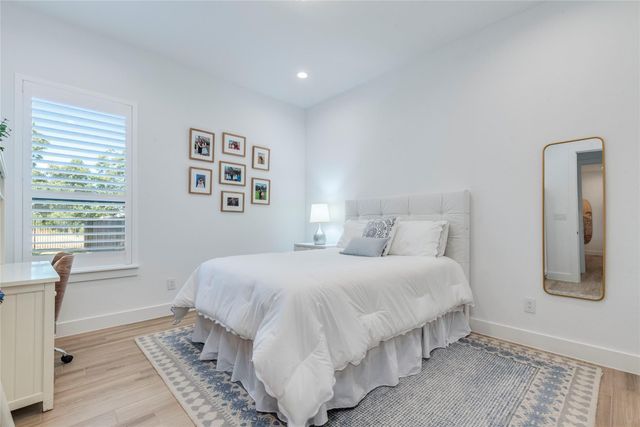 108 Gaucho WAY, Dripping Springs, TX 78620