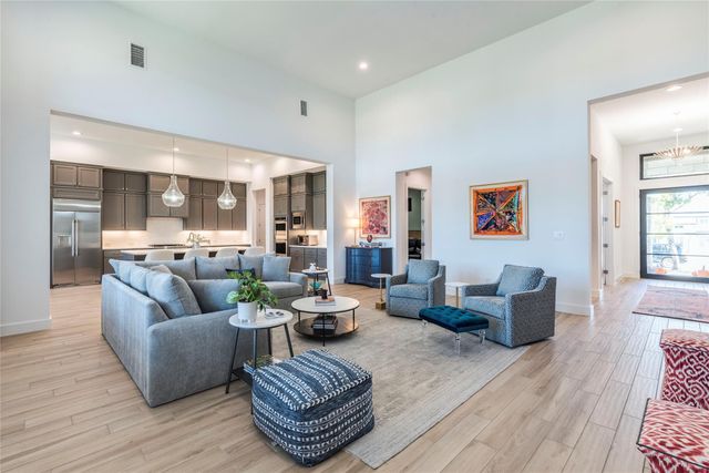 108 Gaucho WAY, Dripping Springs, TX 78620