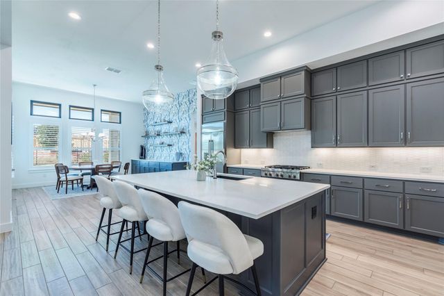 108 Gaucho WAY, Dripping Springs, TX 78620