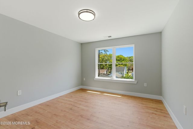514 Barnegat Avenue, Toms River, NJ 08753