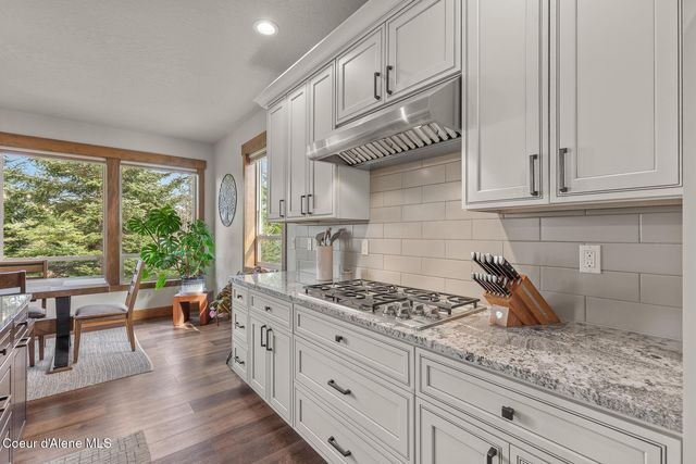 12835 N Sunflower Loop, Hayden, ID 83835