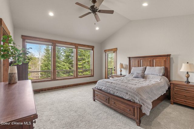 12835 N Sunflower Loop, Hayden, ID 83835