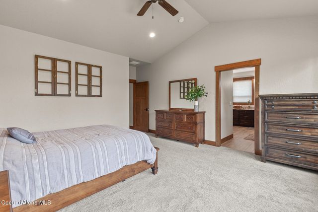 12835 N Sunflower Loop, Hayden, ID 83835