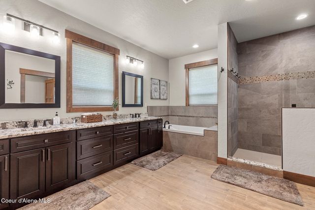 12835 N Sunflower Loop, Hayden, ID 83835