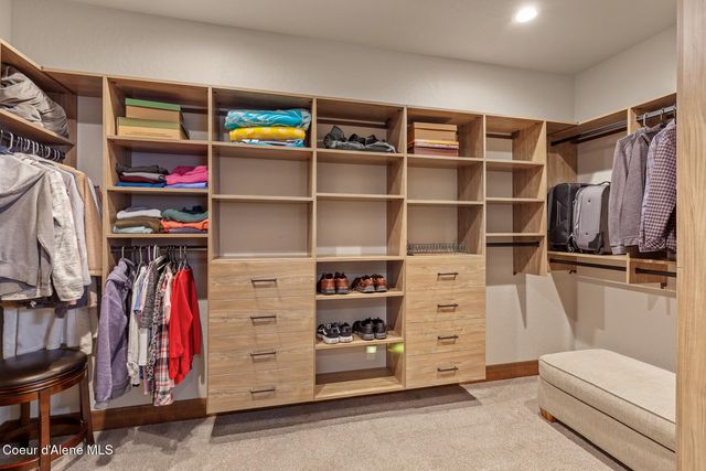 12835 N Sunflower Loop, Hayden, ID 83835