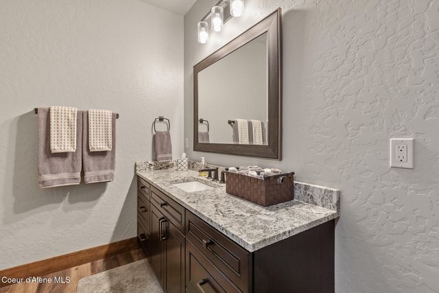 12835 N Sunflower Loop, Hayden, ID 83835