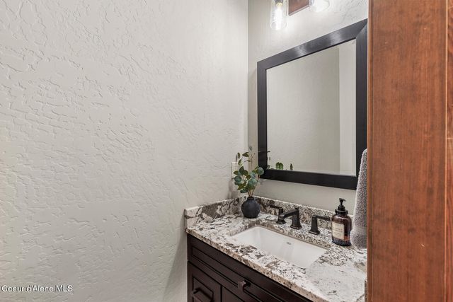 12835 N Sunflower Loop, Hayden, ID 83835