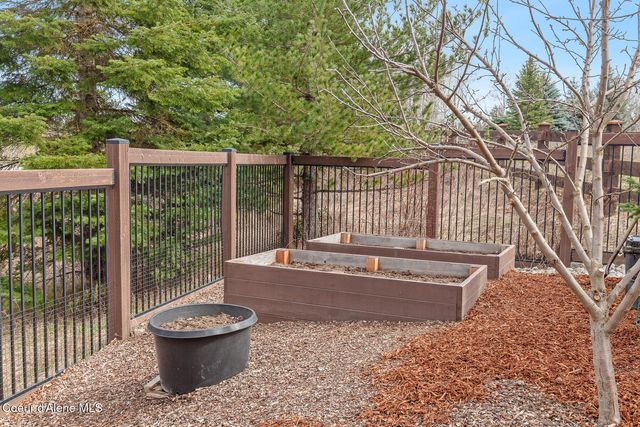 12835 N Sunflower Loop, Hayden, ID 83835