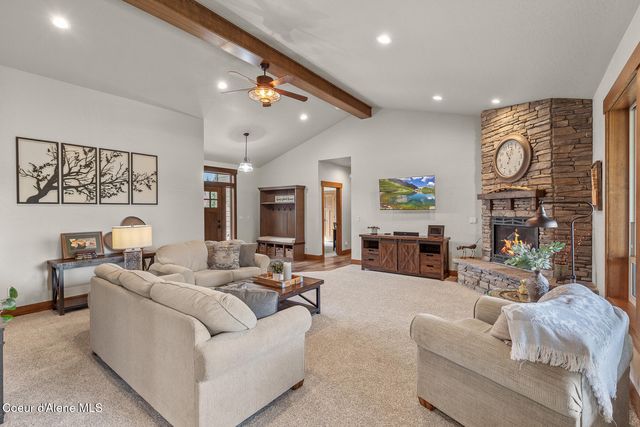 12835 N Sunflower Loop, Hayden, ID 83835