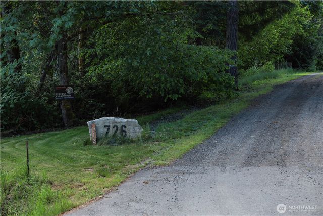 712 Cornwall Road NW, Lakebay, WA 98349