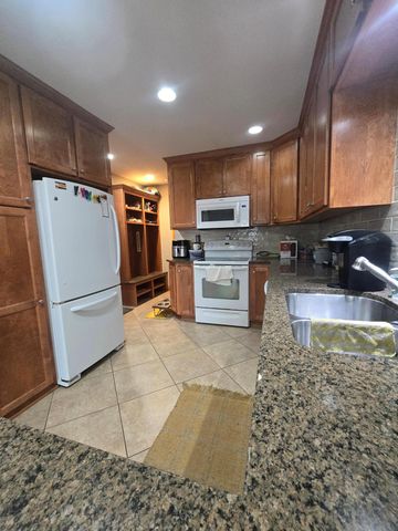 4205 Merrimac Lane N 57, Minneapolis, MN 55446