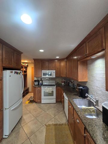 4205 Merrimac Lane N 57, Minneapolis, MN 55446