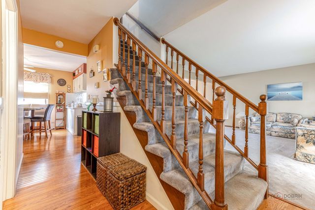 793 Santa Fe Court, Carol Stream, IL 60188