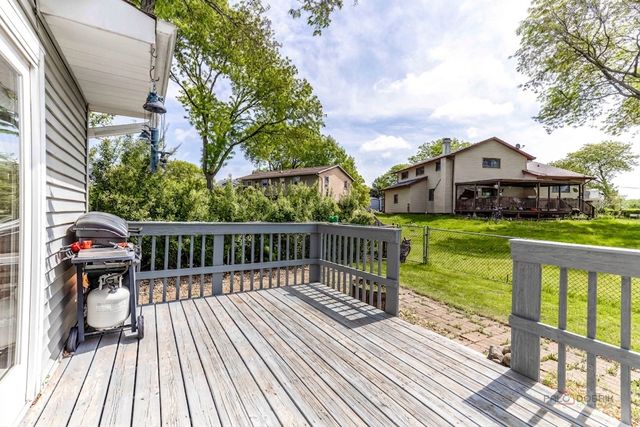 793 Santa Fe Court, Carol Stream, IL 60188