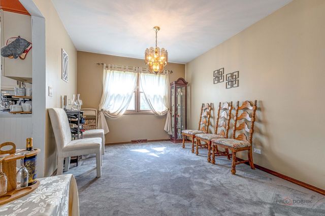 793 Santa Fe Court, Carol Stream, IL 60188