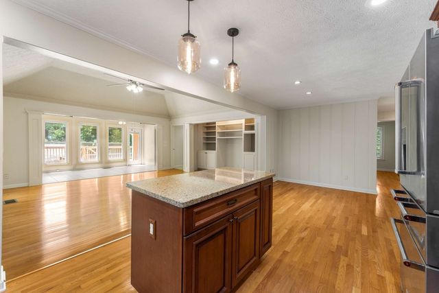 8475 McCrory Ln, Nashville, TN 37221