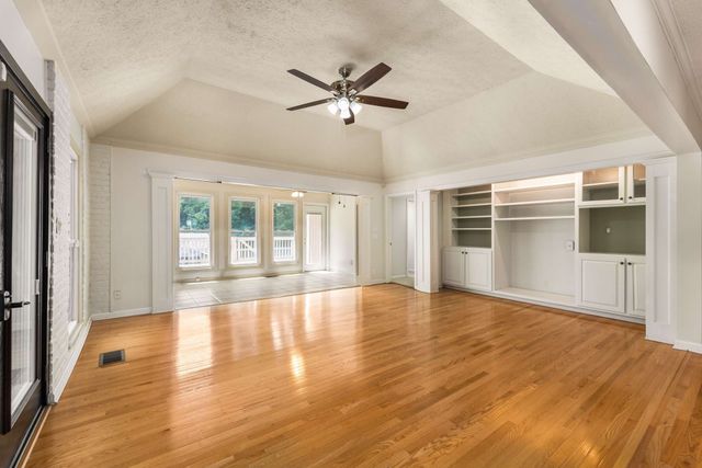 8475 McCrory Ln, Nashville, TN 37221