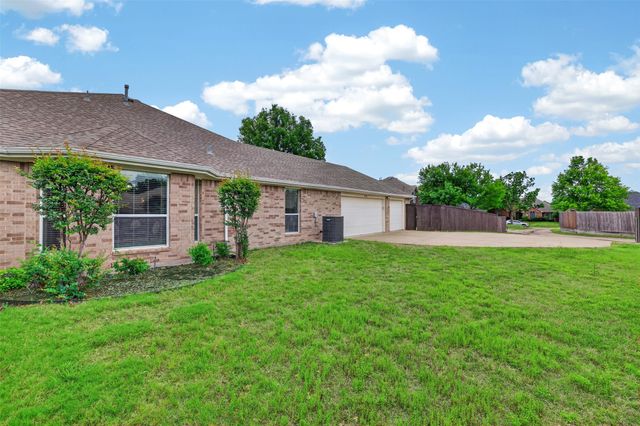 3002 Silver Springs Way, Rowlett, TX 75089