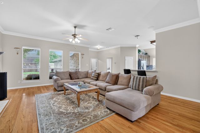 3002 Silver Springs Way, Rowlett, TX 75089