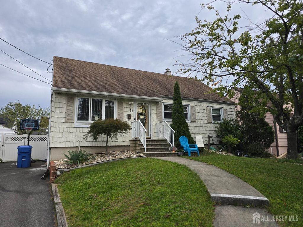 27 Melvin Avenue, Iselin, NJ 08830