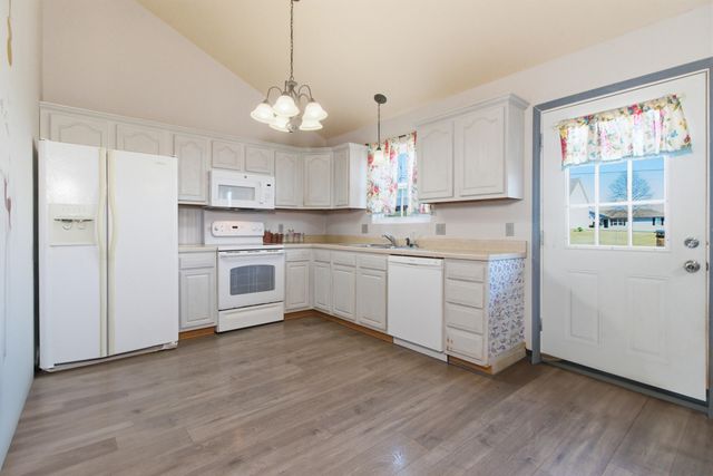 1604 Amy Street, West Plains, MO 65775