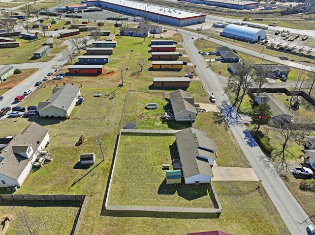 1604 Amy Street, West Plains, MO 65775